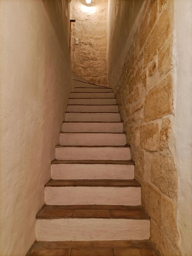 Maison Atypique Coeur De Village Historique Villeneuve-les-Avignon Luaran gambar
