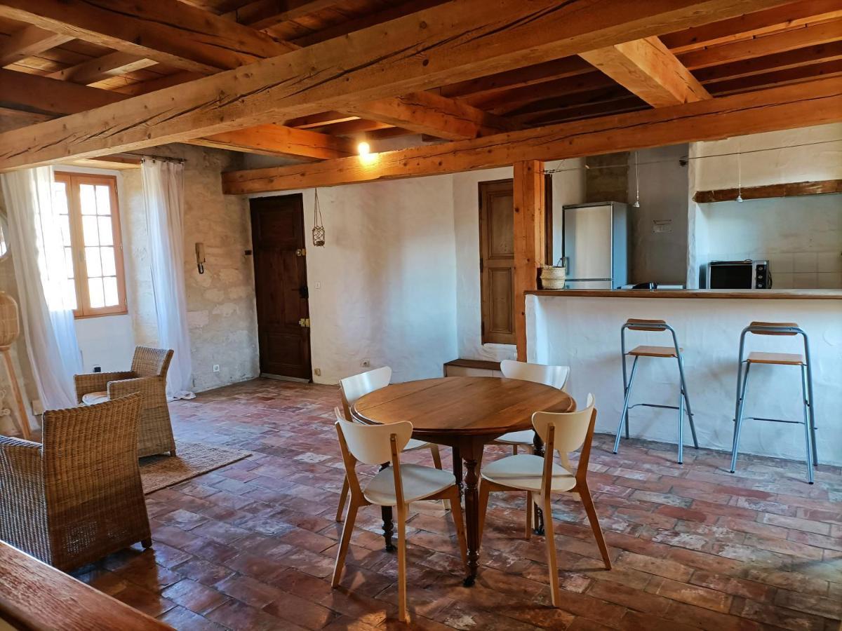 Maison Atypique Coeur De Village Historique Villeneuve-les-Avignon Luaran gambar