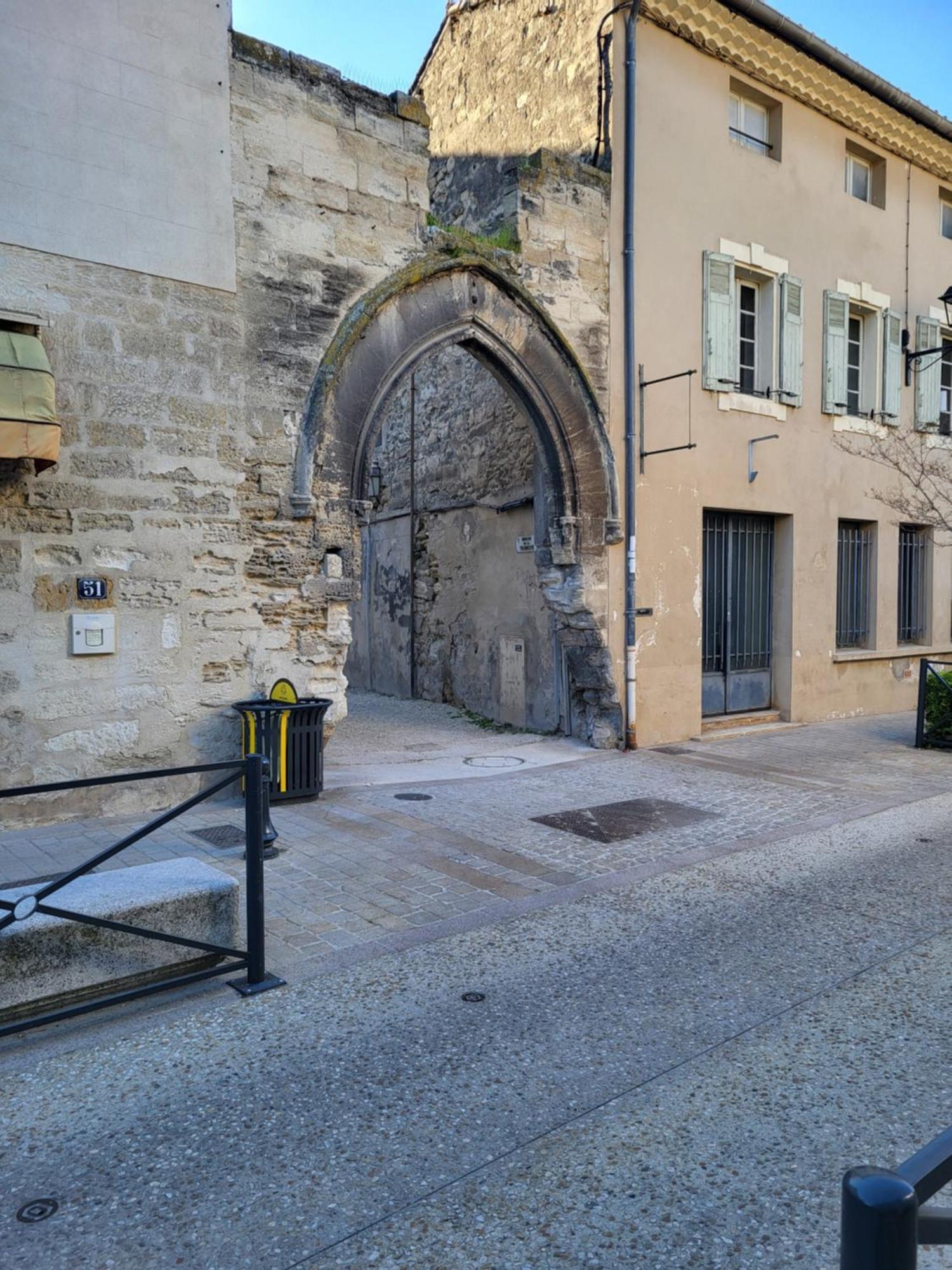 Maison Atypique Coeur De Village Historique Villeneuve-les-Avignon Luaran gambar